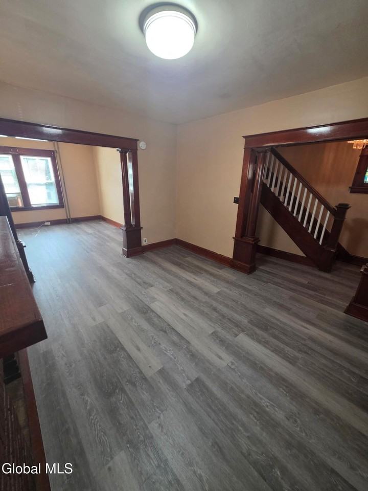 19 Pennsylvania Ave - Photo 5 of 17