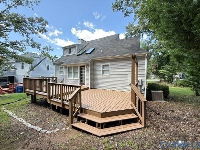 10405 Gibsons Landing Dr - Photo 3 of 22