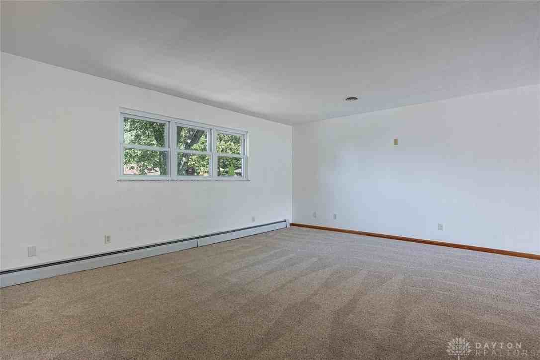 2518 Loris Dr - Photo 4 of 29