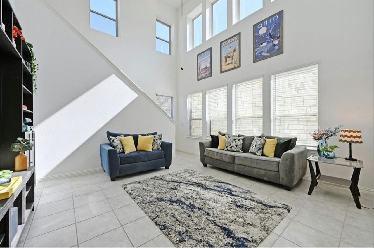 12613 Stanford Dr - Photo 2 of 31