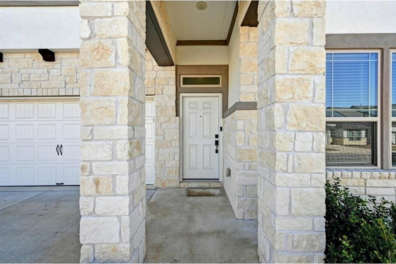 12613 Stanford Dr - Photo 4 of 31