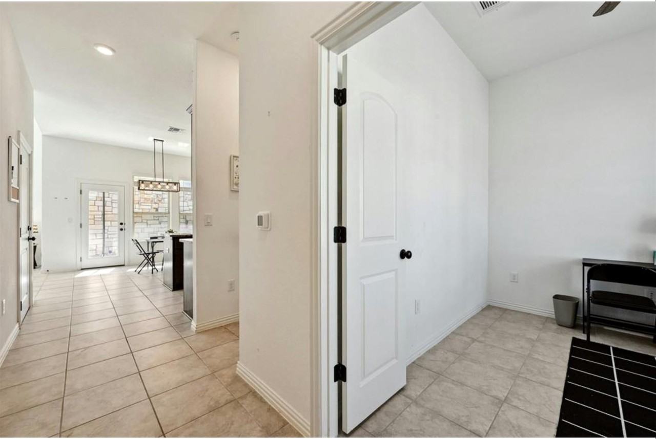 12613 Stanford Dr - Photo 6 of 31