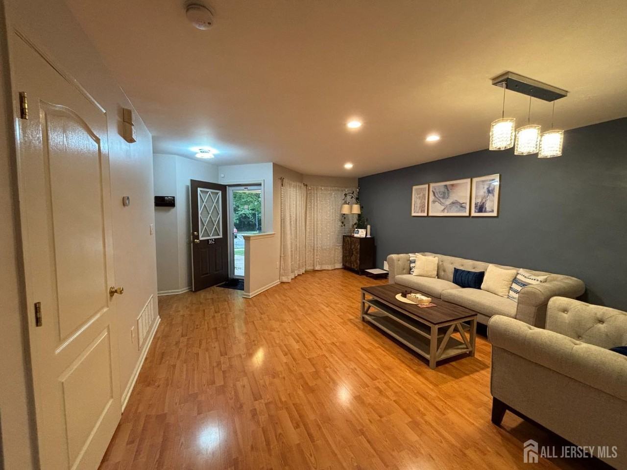 162 Briarwood Dr - Photo 3 of 24