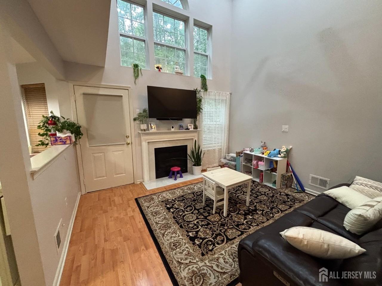 162 Briarwood Dr - Photo 5 of 24