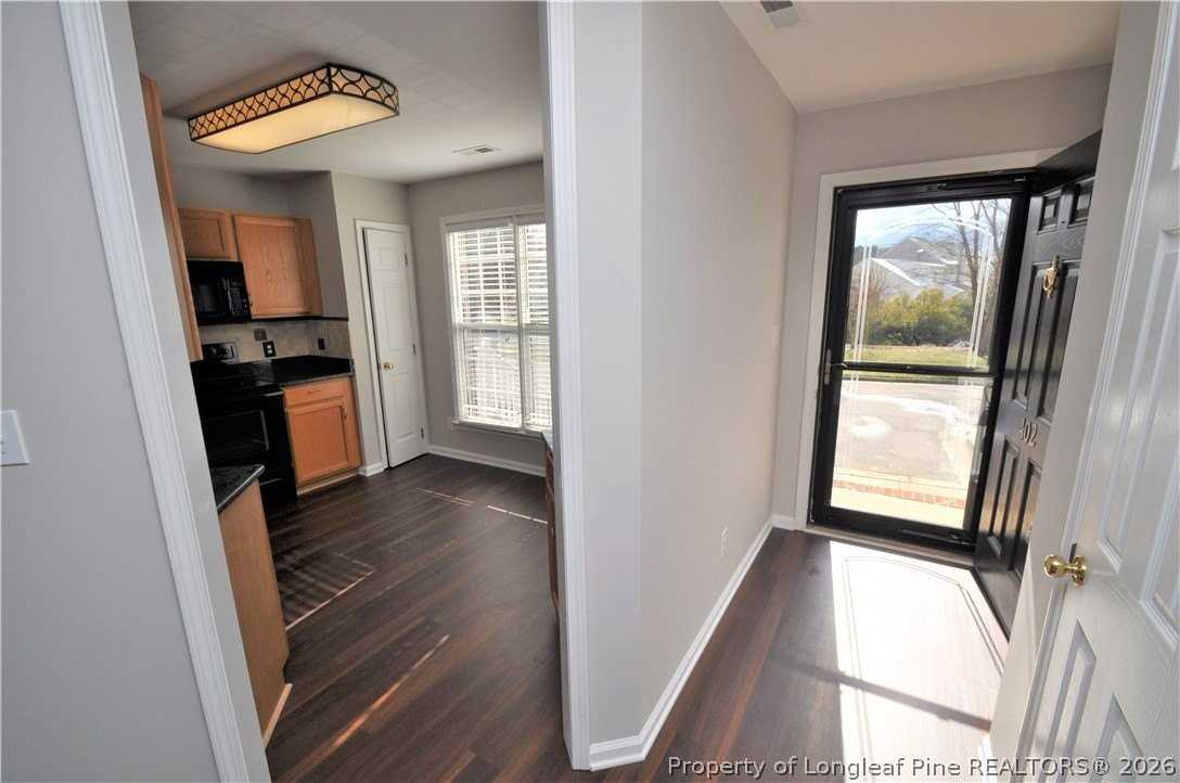402 Knightsborough Way - Photo 2 of 37