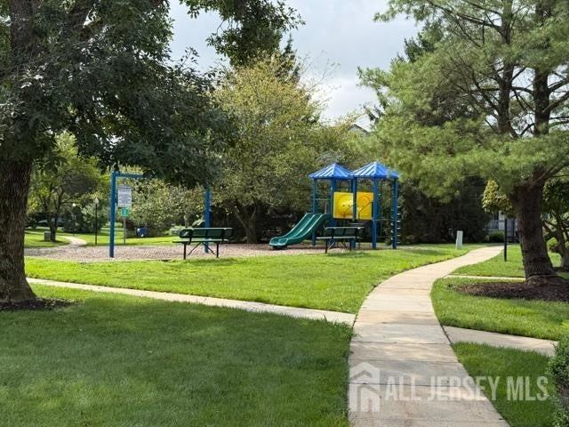 16 Wisteria Ct - Photo 4 of 25