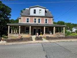 featured image of 348 N 8th St