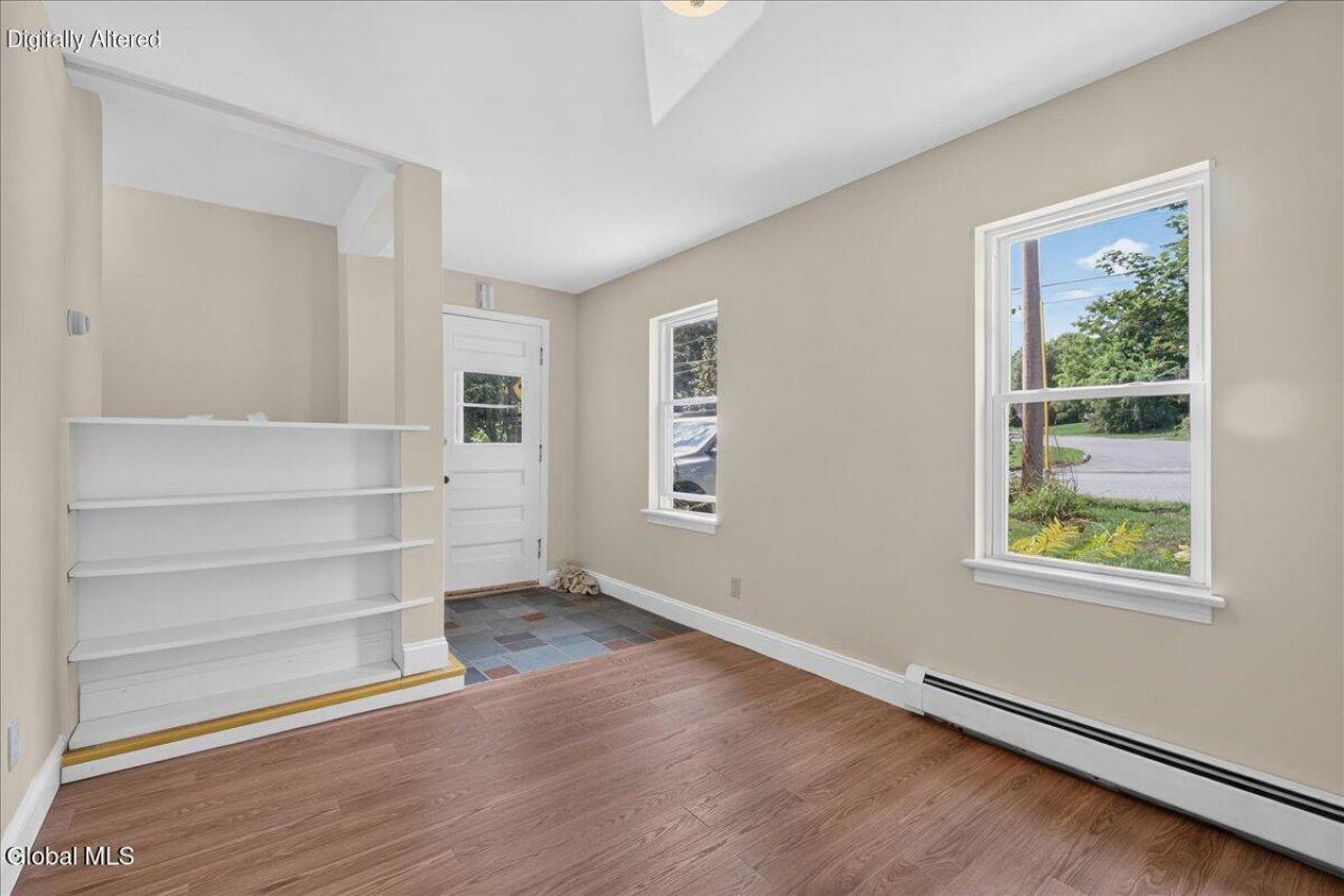 184 Saratoga Ave - Photo 2 of 18