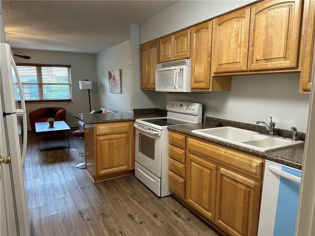 1020 Saint Julien Dr ##122 - Photo 5 of 18