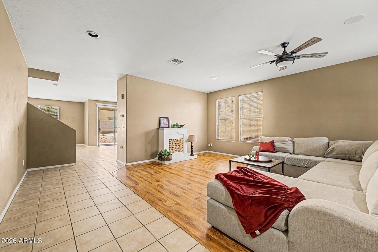 18371 W Hayden Dr - Photo 3 of 42