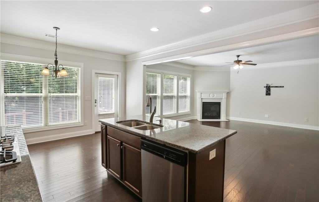 1400 Roswell Manor Cir - Photo 3 of 15