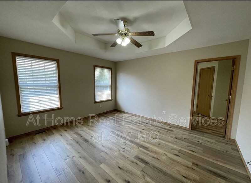 3903 S Walnut Hill Ave - Photo 7 of 12