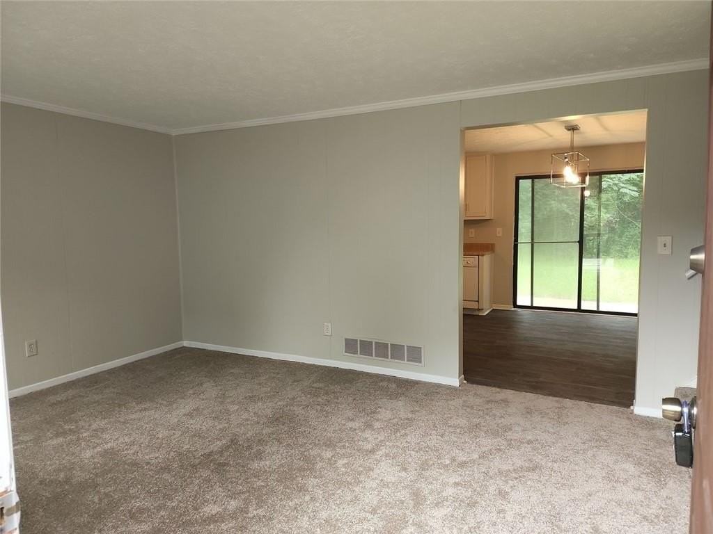 6400 Pleasant Dr - Photo 4 of 15