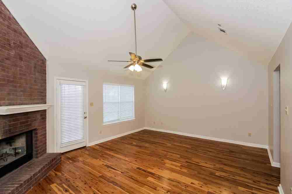 8056 Sandywood Ln - Photo 4 of 17