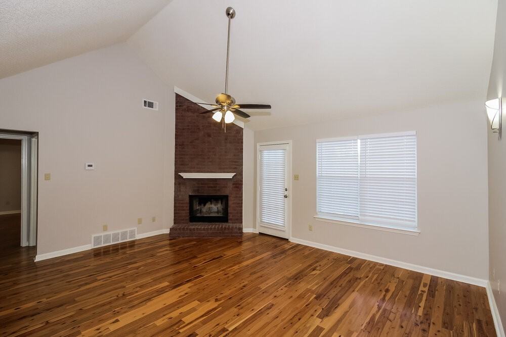 8056 Sandywood Ln - Photo 5 of 17