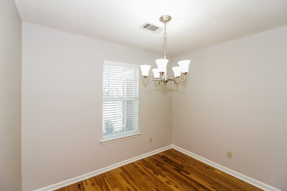 8056 Sandywood Ln - Photo 6 of 17