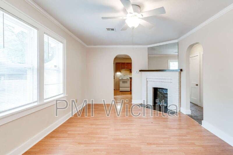 1927 W Mccormick Ave - Photo 3 of 13
