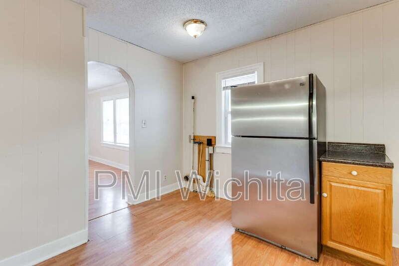 1927 W Mccormick Ave - Photo 6 of 13