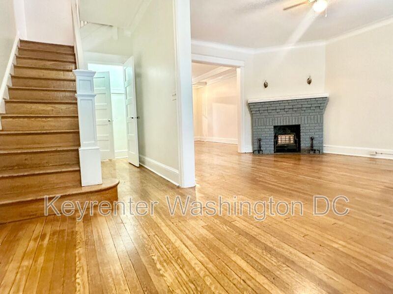 3211 Adams Mill Rd Nw #NW - Photo 5 of 46