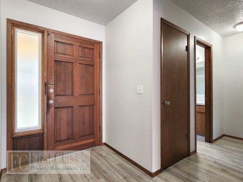 1117 Ne 181st Ave #102 - Photo 3 of 29