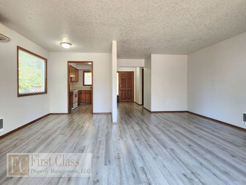 1117 Ne 181st Ave #102 - Photo 4 of 29