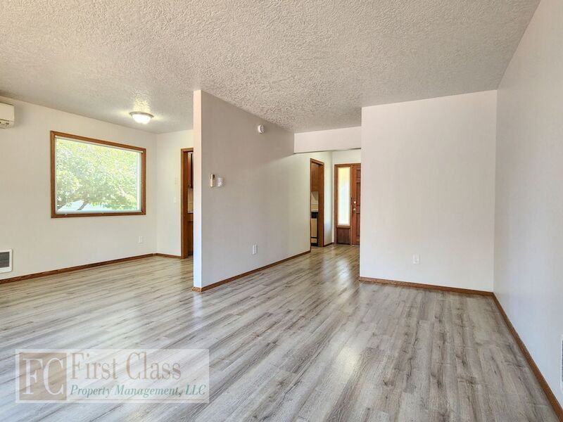 1117 Ne 181st Ave #102 - Photo 6 of 29