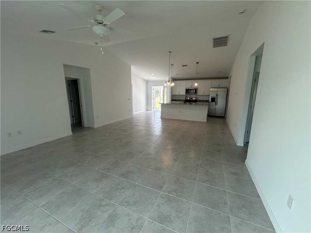 2825 Nw 25th Ln - Photo 3 of 16