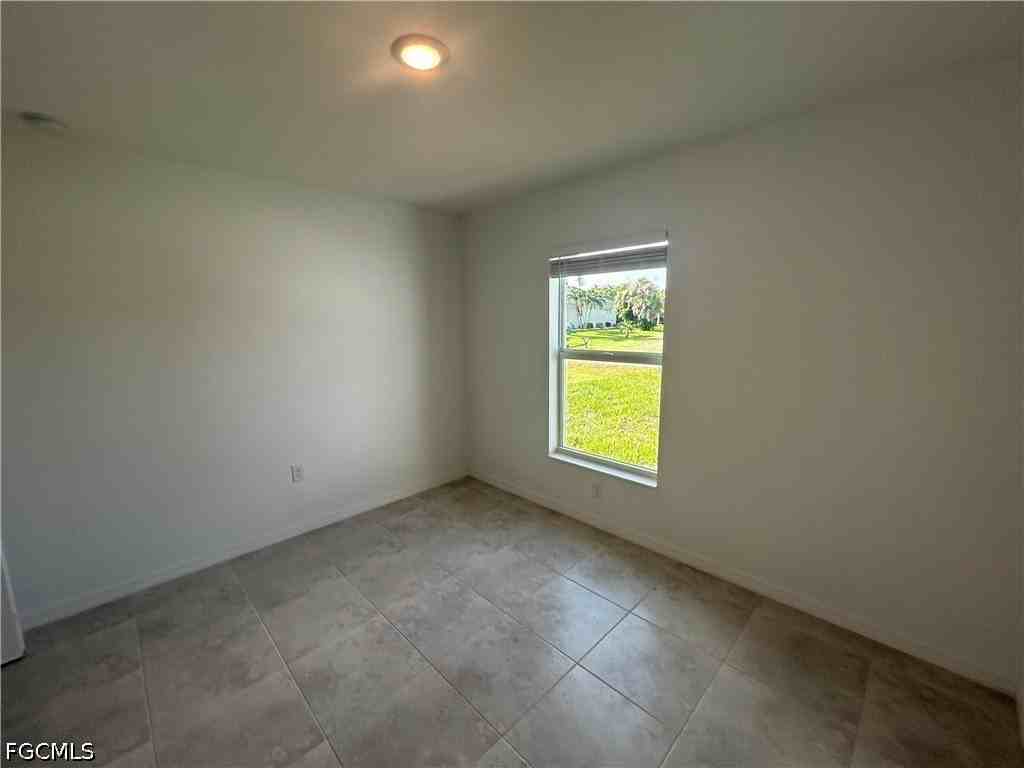 2825 Nw 25th Ln - Photo 4 of 16