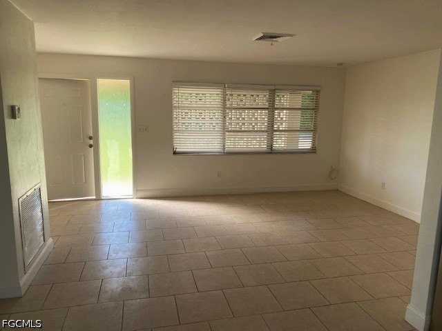 111 Highland Ave - Photo 4 of 16