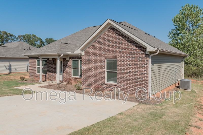 39 Hadley Ct - Photo 3 of 38