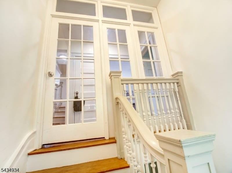 285 Claremont Ave - Photo 3 of 22
