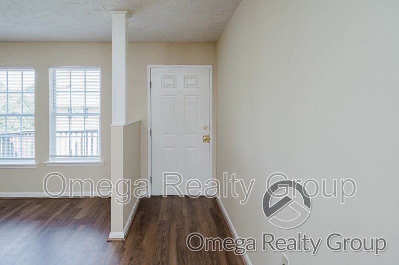 156 Patton St W #D - Photo 2 of 23