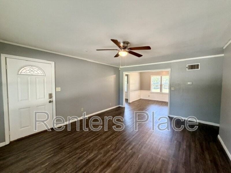 4945 E 25th St - Photo 2 of 18