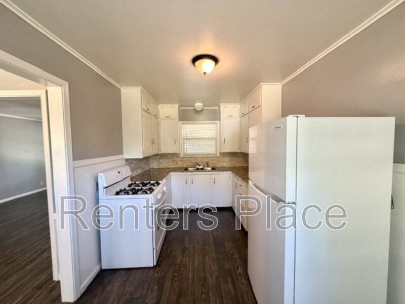 4945 E 25th St - Photo 7 of 18