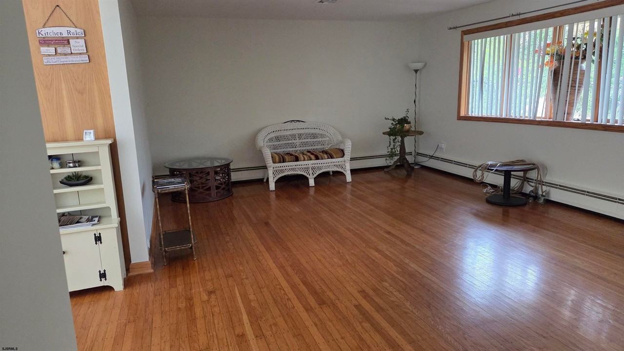 308 Steven Dr - Photo 3 of 22
