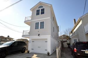 featured image of 104 N Dudley Ave