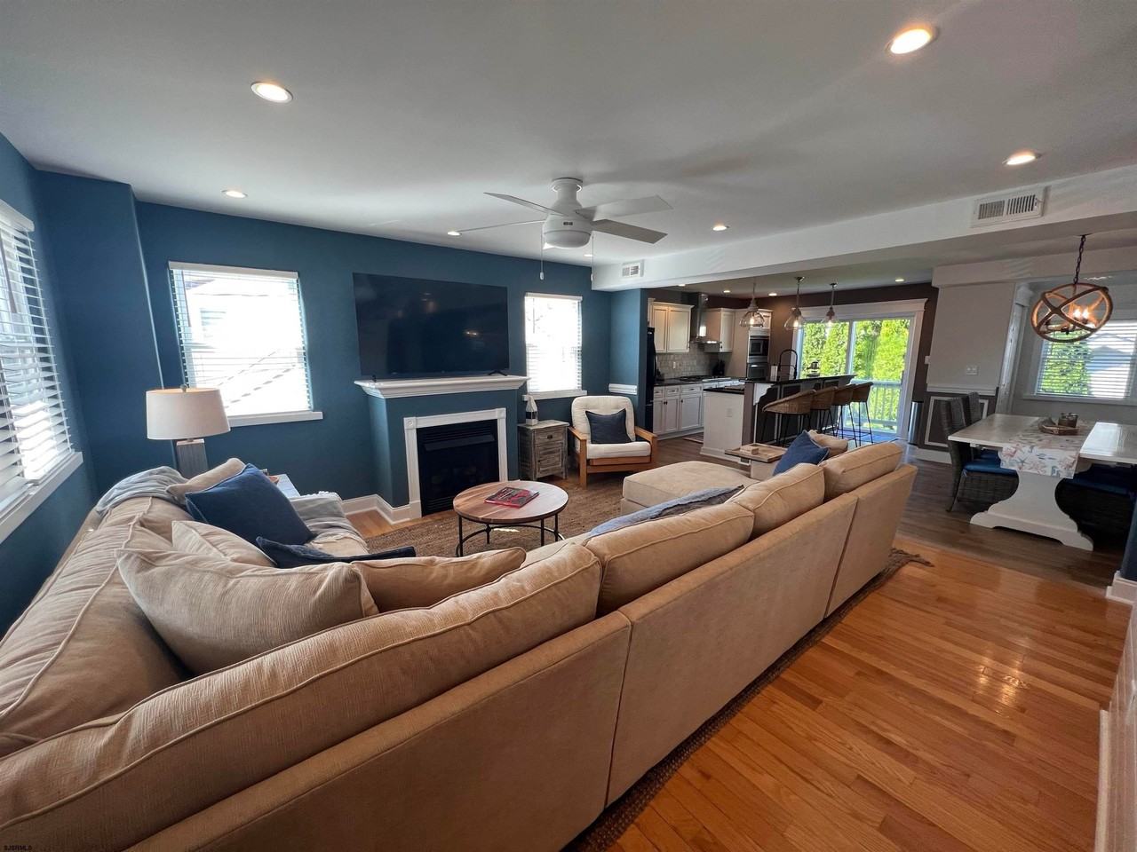 114 N Argyle Ave - Photo 6 of 34