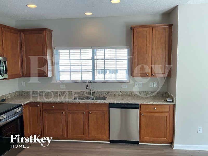 3047 Canterbury Park Dr - Photo 5 of 10