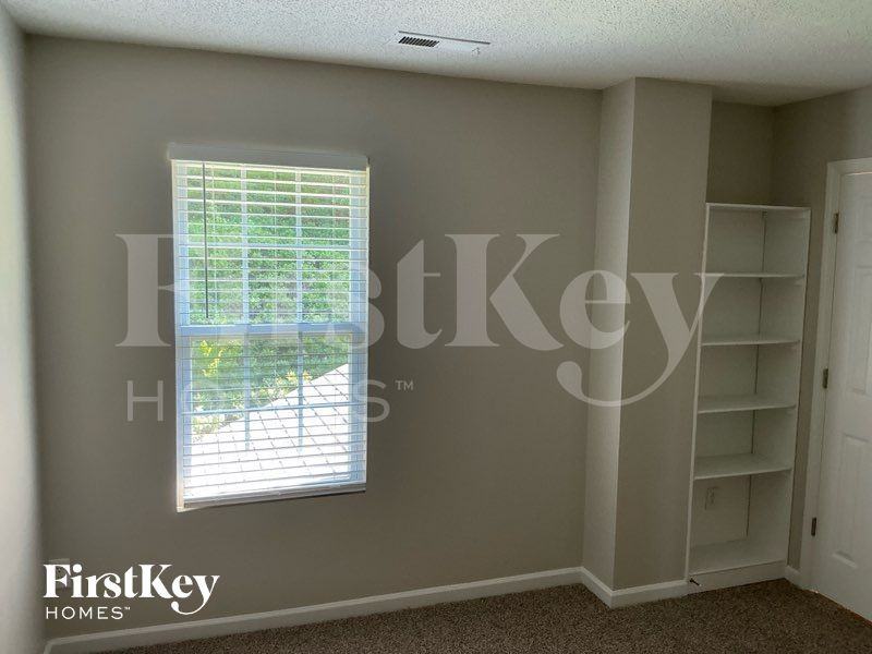 3047 Canterbury Park Dr - Photo 6 of 10