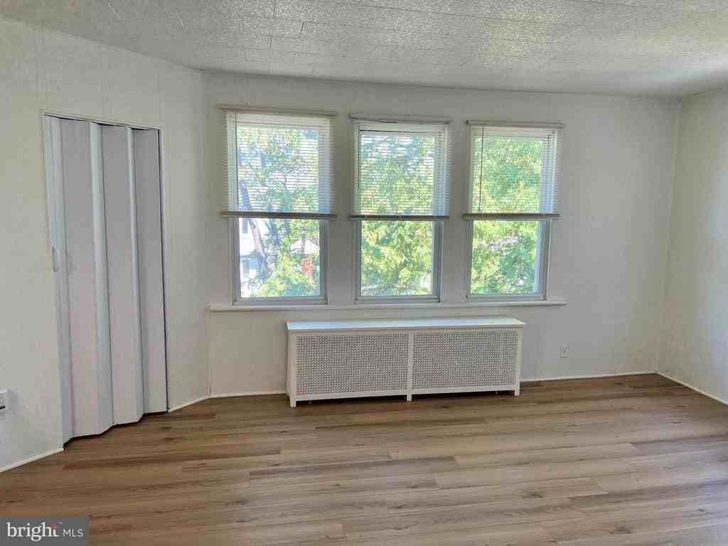 2729 Cedar Ln - Photo 3 of 11