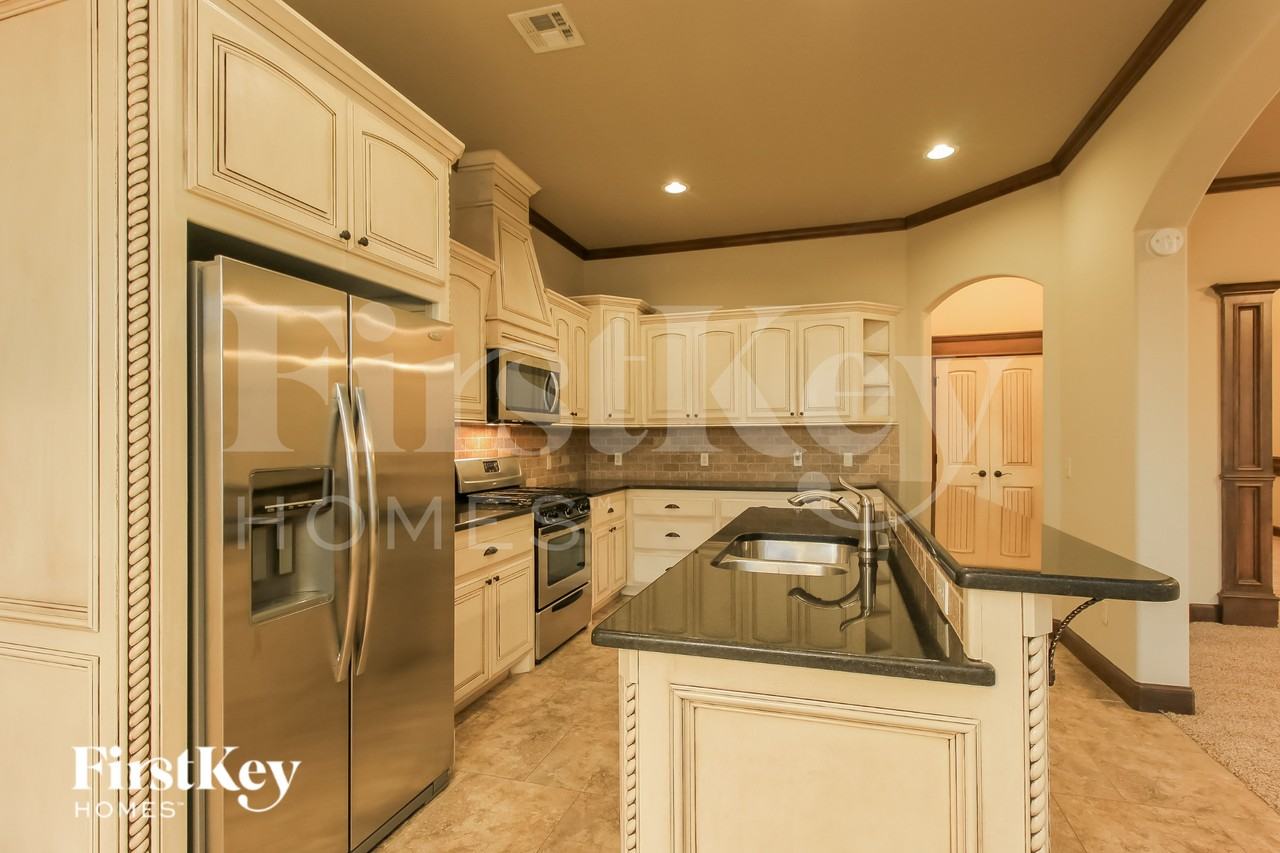 11216 Sw 38th St - Photo 5 of 15