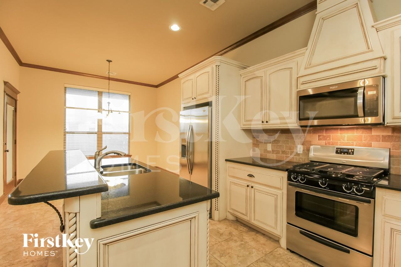 11216 Sw 38th St - Photo 6 of 15