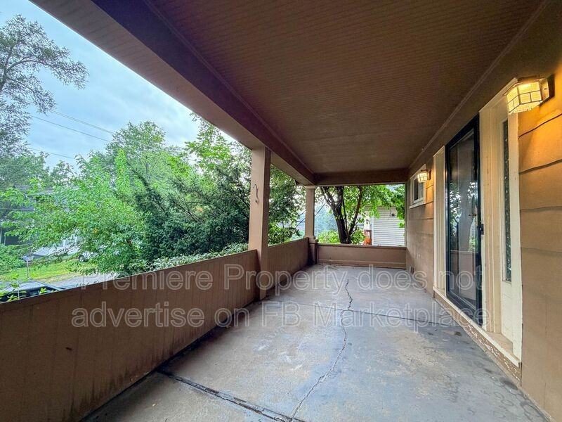 573 S Crescent Ave - Photo 2 of 15