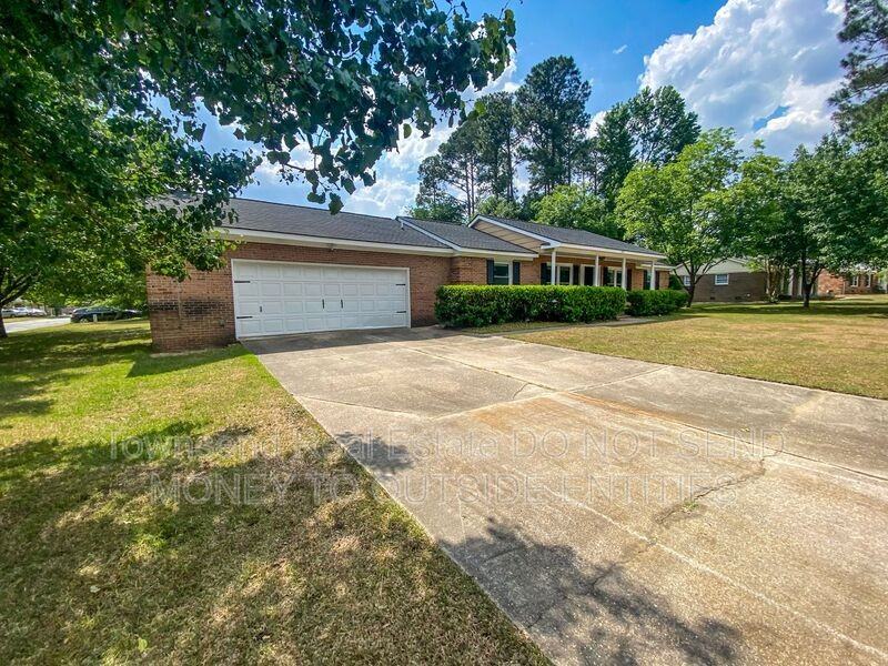 212 Haverhill Dr - Photo 3 of 22