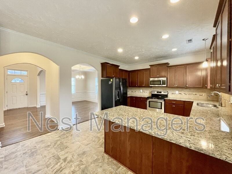 6326 Jacobs Creek Cir - Photo 6 of 32