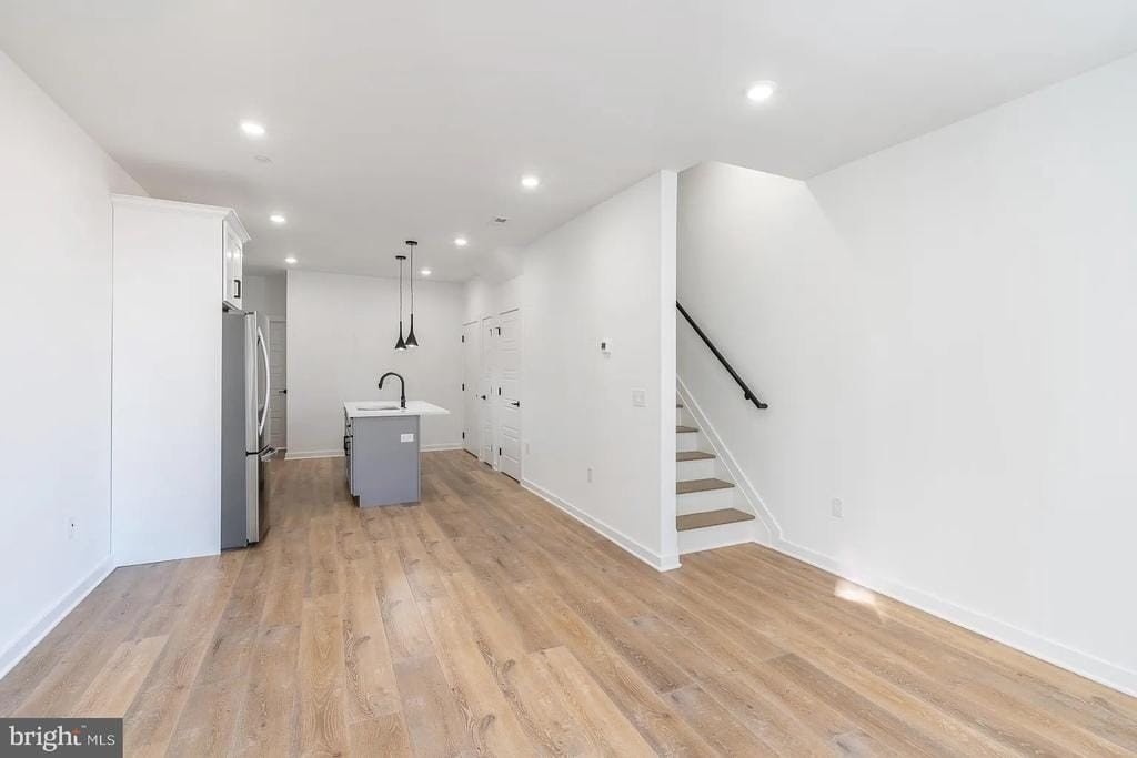 1325 Buttonwood St - Photo 2 of 14