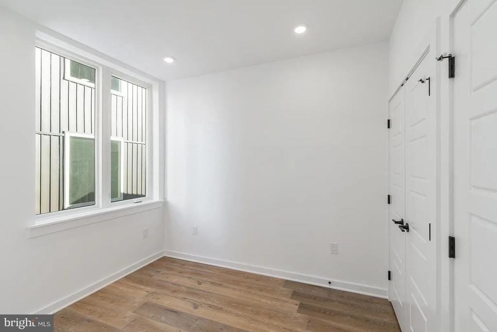 1325 Buttonwood St - Photo 7 of 14