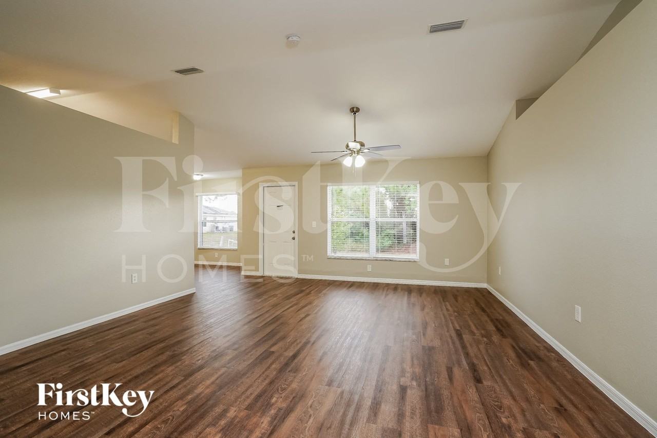 2153 Nw 18th Pl - Photo 2 of 16