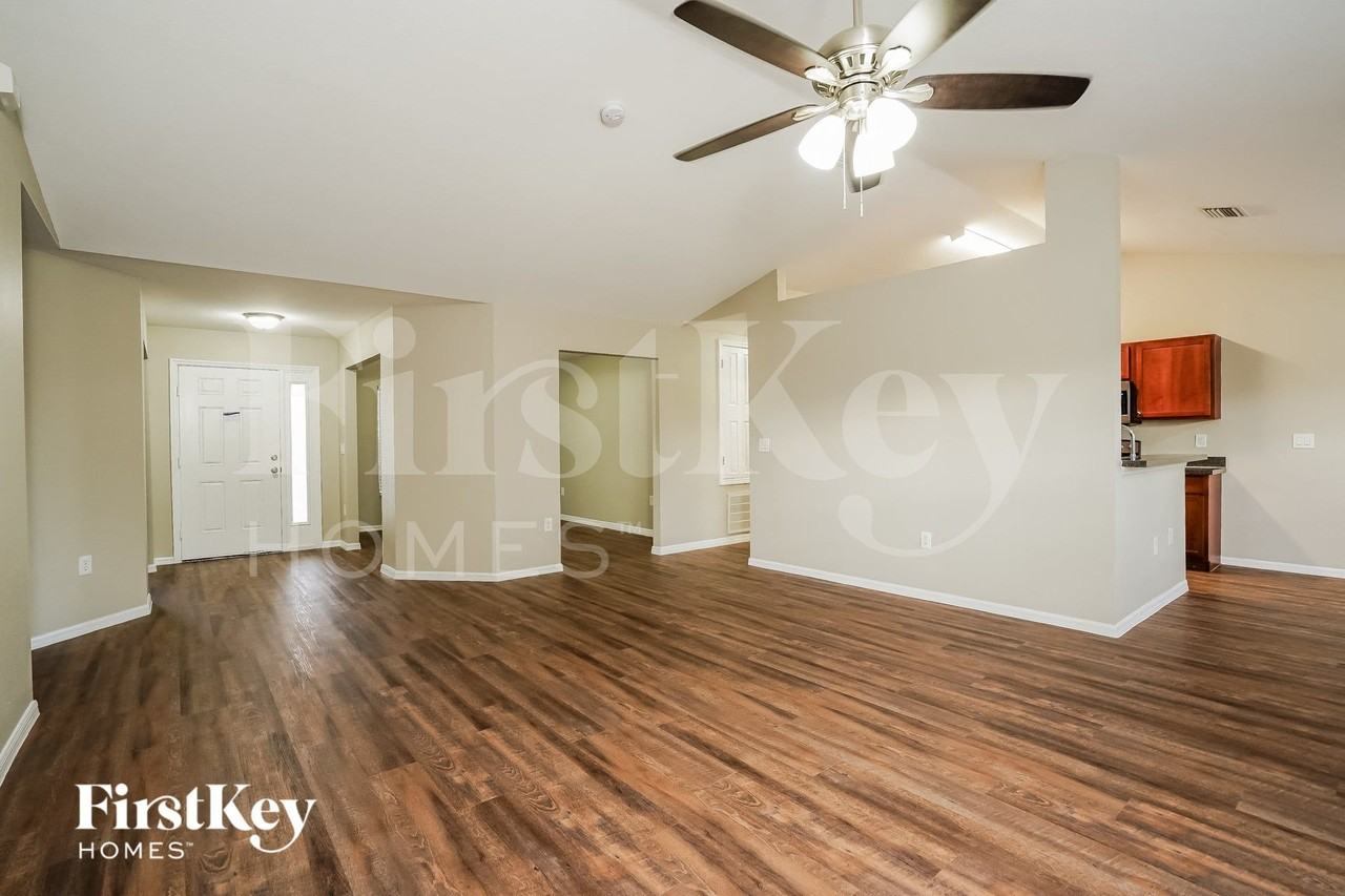 2153 Nw 18th Pl - Photo 3 of 16