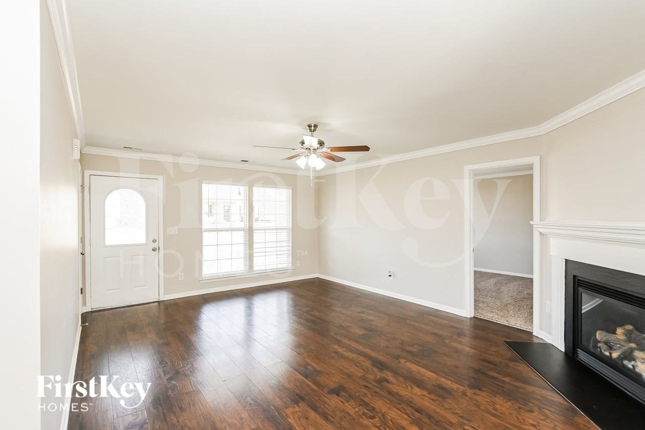 6824 Parkers Crossing Dr - Photo 5 of 15
